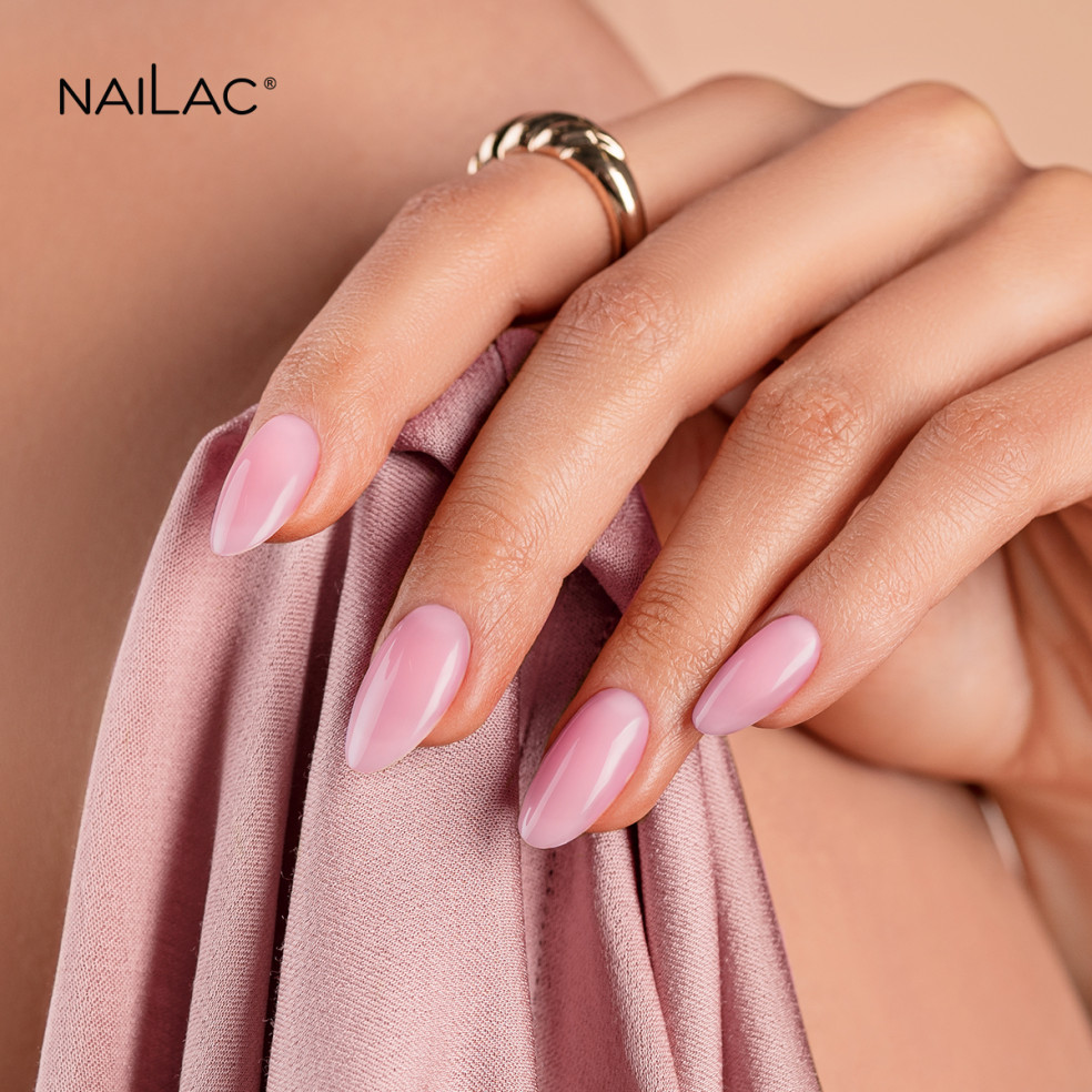 Manicure żelowy wykonany różowym żelem w butelce Jelly Bottle Perfection