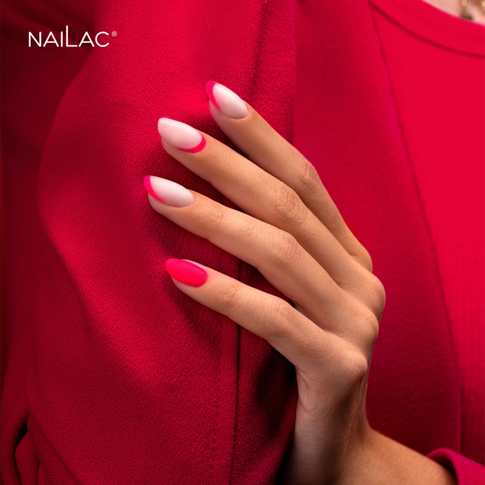 Manicure hybrydowy. Stylizacja wykonana z wykorzystaniem neonowego różowego lakieru hybrydowego #493