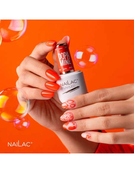 Pomarańczowe paznokcie. Manicure wykonany lakierem hybrydowym w kolorze neonowy pomarańczowy #494