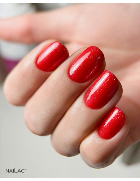 Manicure hybrydowy. Paznokcie pomalowane lakierem hybrydowym czerwonym z brokatem. Wyk. @powerofbeauty_zuzannagawlik Manicure hybrydowy. Paznokcie pomalowane lakierem hybrydowym czerwonym z brokatem. Wyk. @powerofbeauty_zuzannagawlik