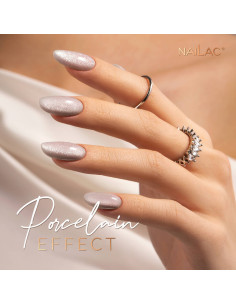 Butelka z lakierem hybrydowym i tipsem w pomalowanym lakierem cat eye Porcelain Effect w kolorze srebrnym 2