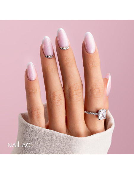 Manicure żelowy wykonany różowym żelem w butelce Jelly Bottle Bling Beauty