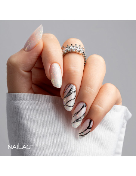 Manicure żelowy wykonany za pomocą żelu w butelce w kolorze mlecznym różowym Jelly Bottle Bling Jasmine