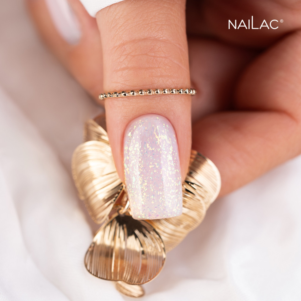 Stylizacja wykonana za pomocą żelu w butelce Jelly Bottle Bling Magic