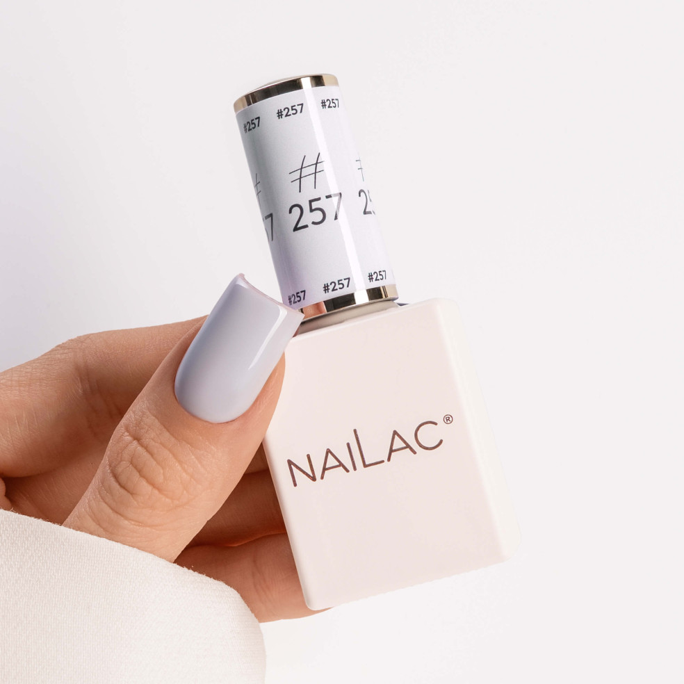kciuk pomalowany lakierem hybrydowym #257 NaiLac