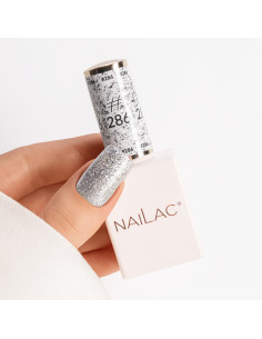 kciuk pomalowany srebrnym lakierem #286 NaiLac